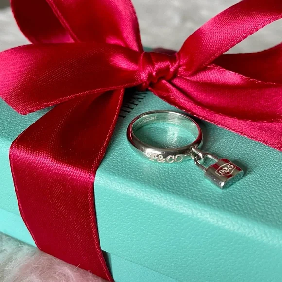 Tiffany and Co. Lock Ring - Picture 5 of 15